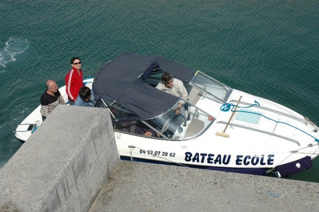 sur le bateau Ecole
